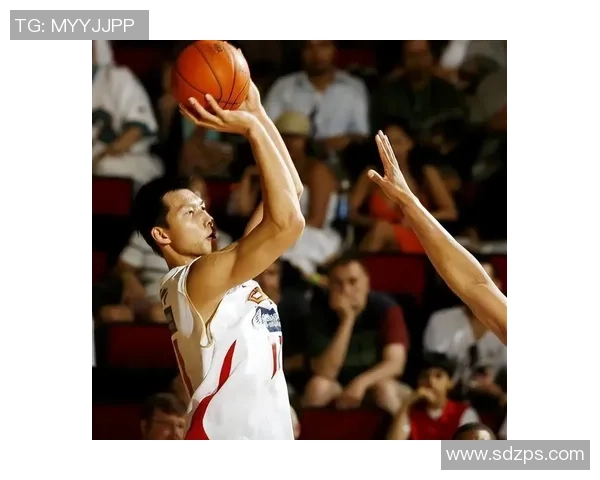 易建联的篮球传奇之路：从青涩少年到国家队核心的成长历程与奋斗精神